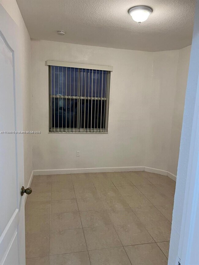 Foto del edificio - 2758 SE 17th Ave