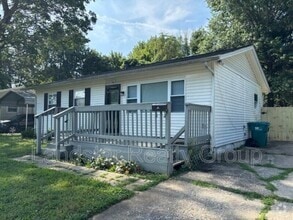 Building Photo - 5406 Catalina Ave