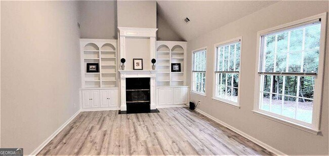 Building Photo - 4505 Pinehollow Ct