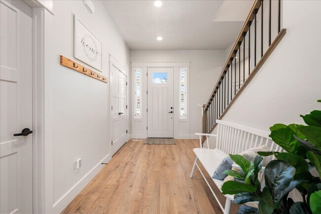 Foto del edificio - 3 Bedroom. 2.5 Bathroom House in Nampa