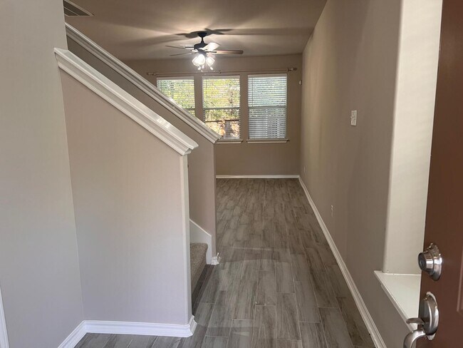 Foto del edificio - 114 N Camellia Grove Cir