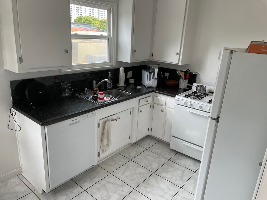 Kitchen - 2632 2nd St