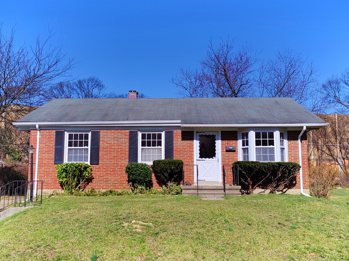 Primary Photo - 1010 Marleigh Cir