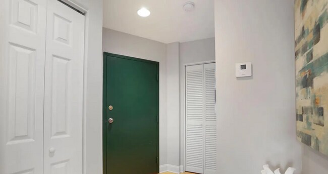 Foto del edificio - Beautiful Bloomingdale Condo with Capitol ...