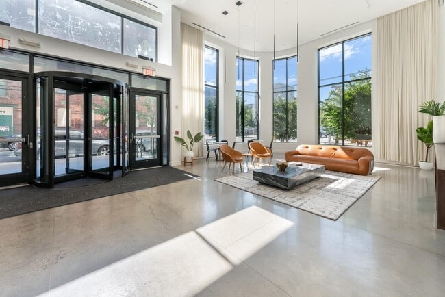 Building Photo - 255 Brunswick St