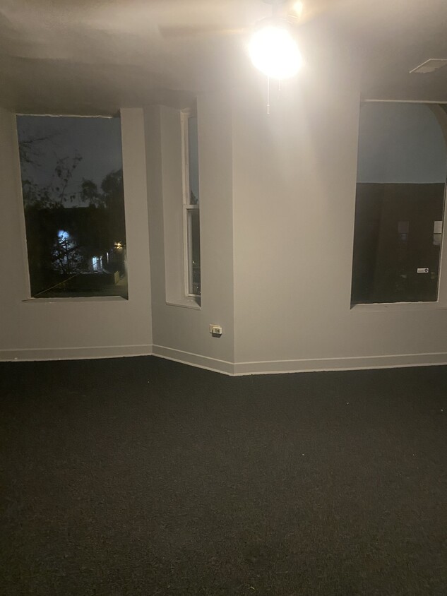LIVING ROOM - 4529 S Vincennes Ave