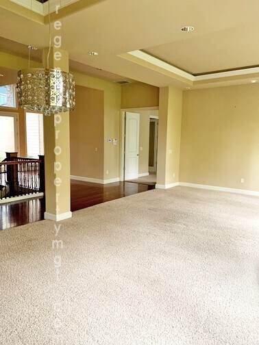Building Photo - Entertainers dream! Spacious 4 bedroom hom...