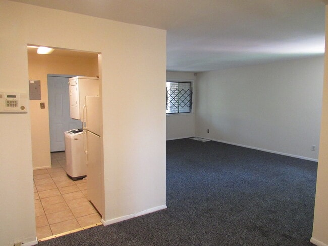 Building Photo - 3934 Stone Gate Dr