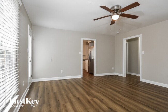 Foto del edificio - 4205 Jeffrey Ln Point