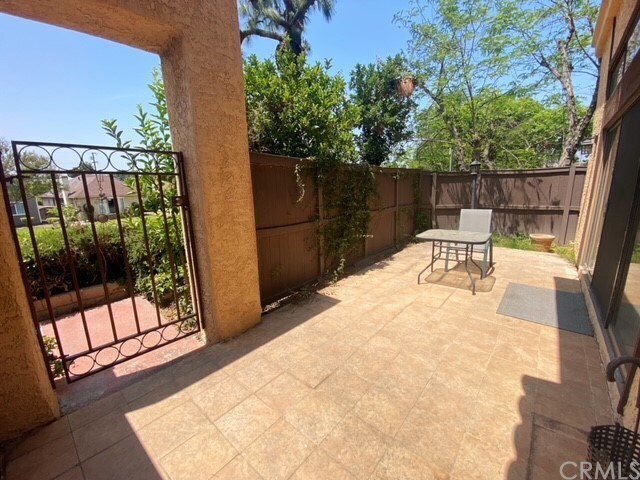 Foto principal - 1810 S Marengo Ave