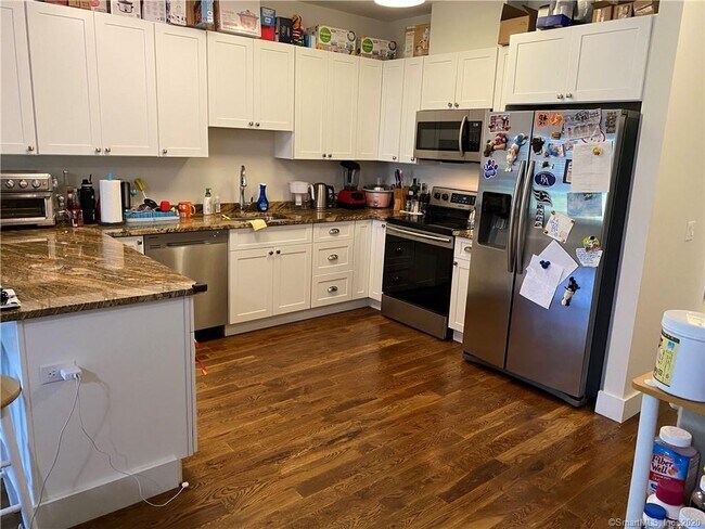 Foto del edificio - 7 N Salem Rd