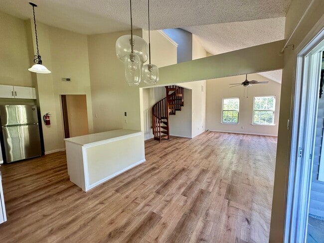 Building Photo - 203 Eagles Chase Dr