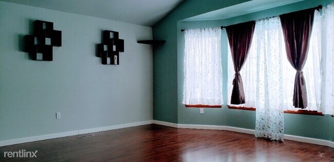 Foto del edificio - 3 br, 1 bath House - 1641 Cedrus Ct