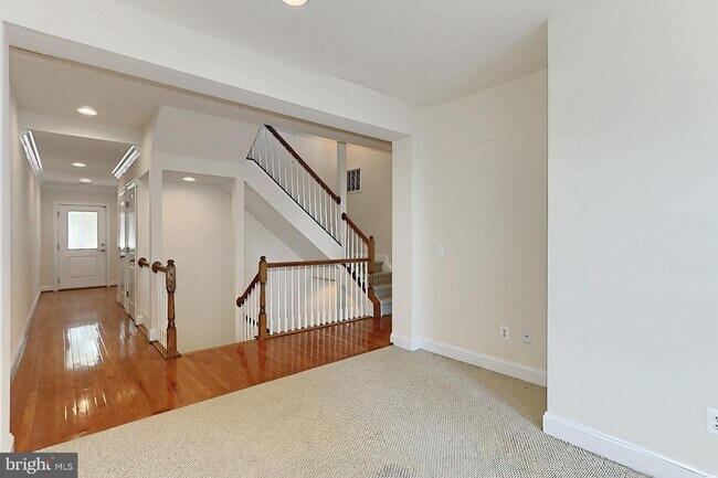 Foto del edificio - 22219 Falling Terrace