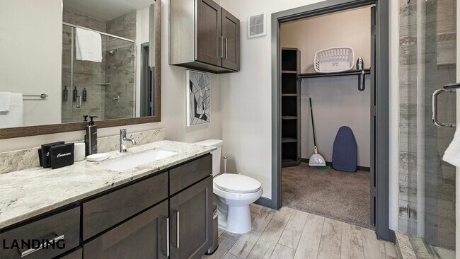 Foto del edificio - 3001 Crockett St