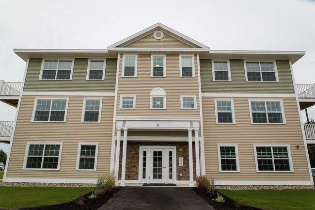 Building Photo - Fox Ridge Crossing 3