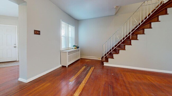 Foto del edificio - Enormous 3 Bedroom Townhome with Garage, D...