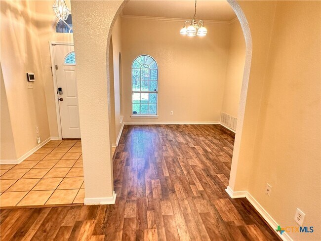 Building Photo - 5802 Tropicana Ct