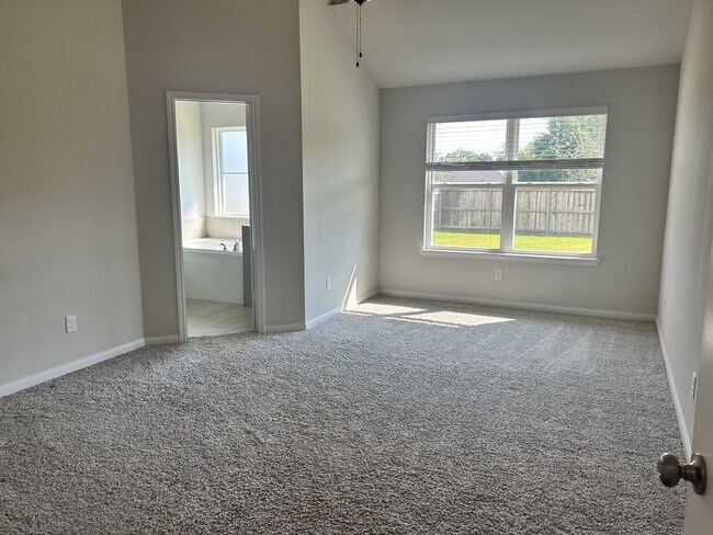 Building Photo - 10607 Natural Pond Rd