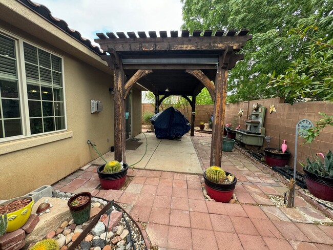 Building Photo - Beautiful Home with Unique Garden & New Flooring! Price Reduced!!