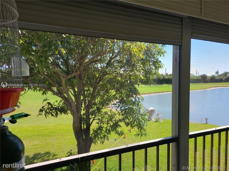 Building Photo - 2 br, 2 bath Condo - 9820 S Hollybrook Lak...