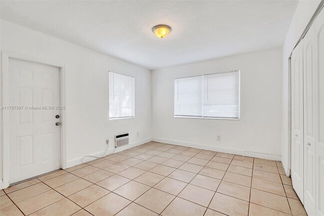 Foto del edificio - 6921 Rue Vendome