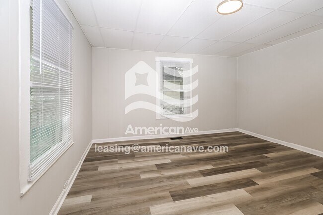 Building Photo - 306 Sycamore St