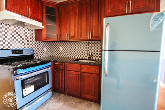Foto del edificio - 172 Covert St