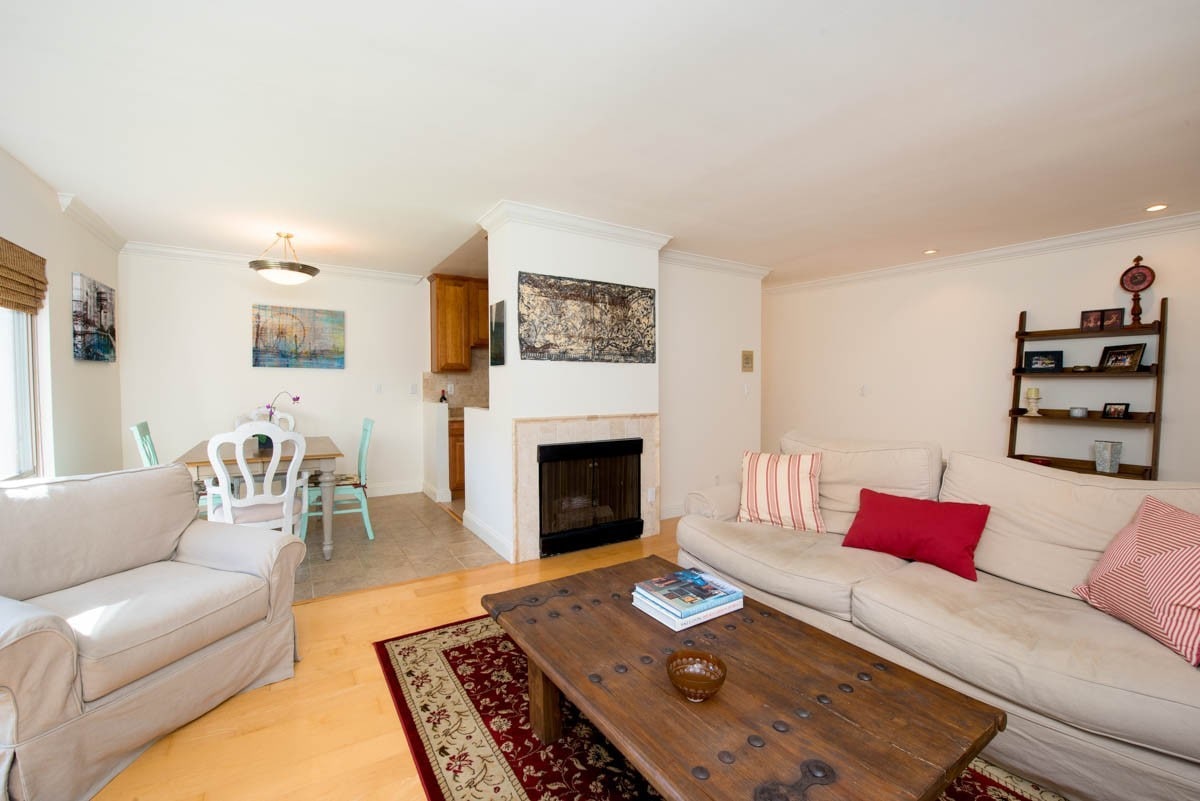 1000 S Westgate Ave, Los Angeles, CA 90049 Condo for Rent in Los