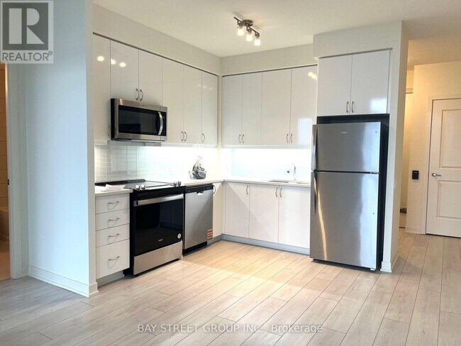 Photo du bâtiment - 4955-4955 Yonge St