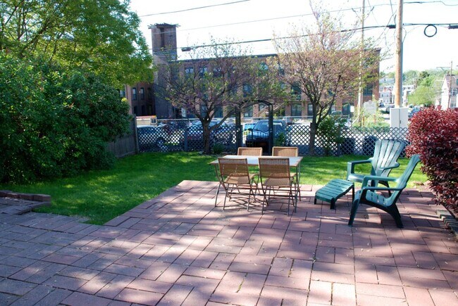 Patio/Yard - 347 Washington Ave
