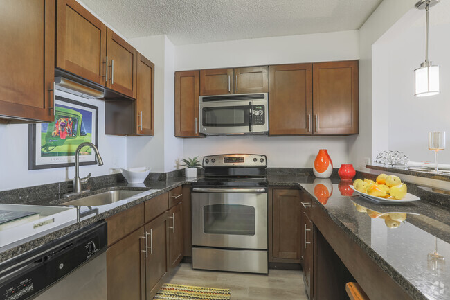 1HAB, 1BA - Cocina - Dunton Tower Apartments