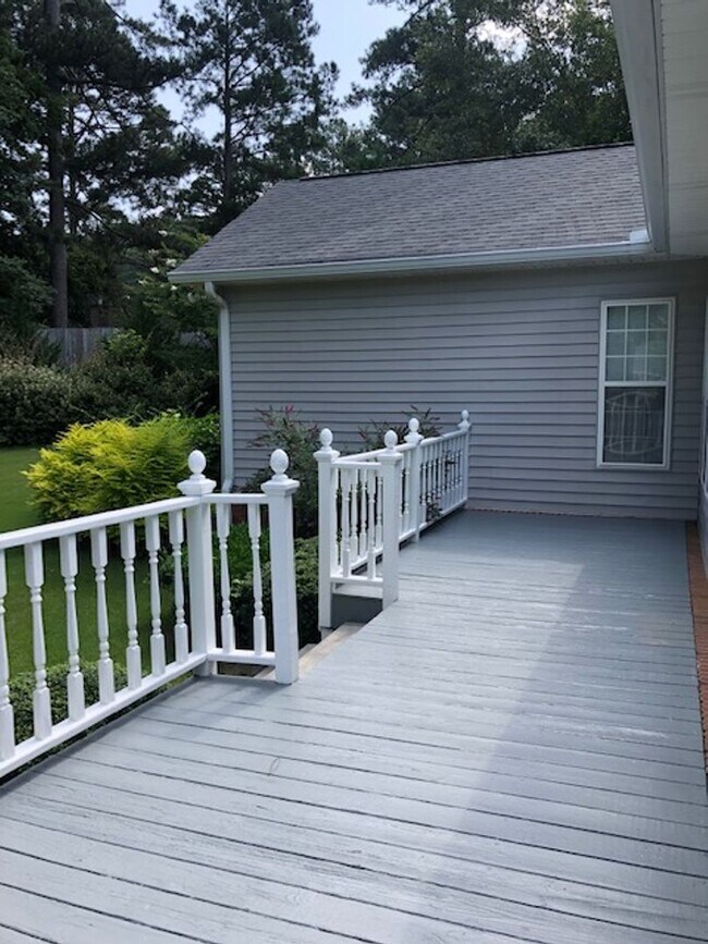 Building Photo - 3 Preakness Ct SE