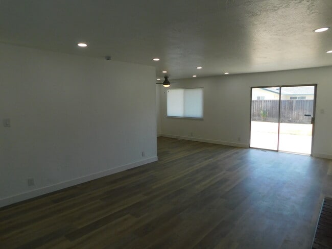 Building Photo - 2204 Greer Ct