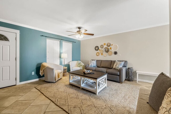 Building Photo - 7405A Beach Dr