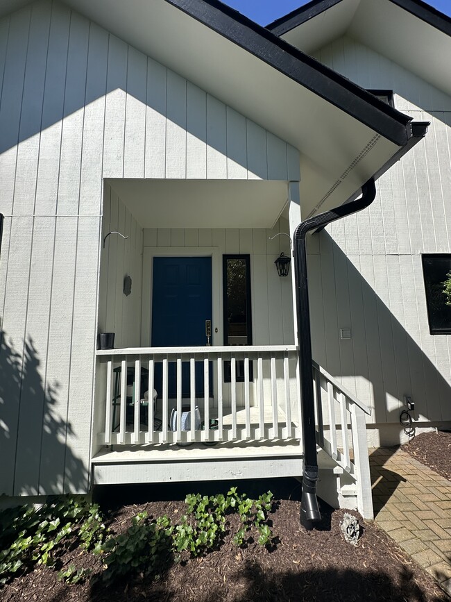 Building Photo - 1824 Pleasant Plains Rd