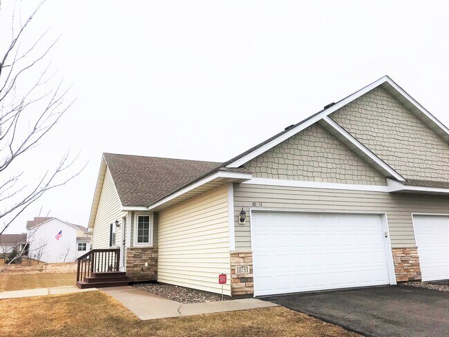 Building Photo - 10751 Knollwood ln