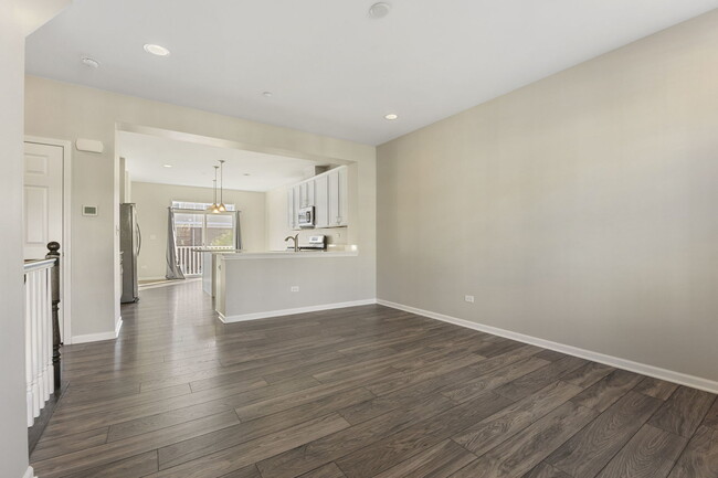 Building Photo - 2955 Madison Dr