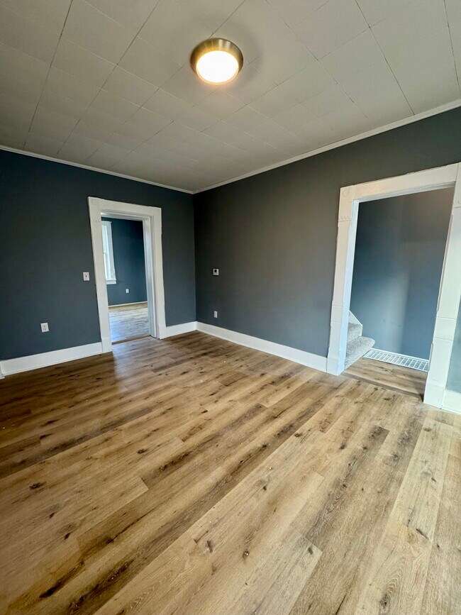 Building Photo - 321 Cedar St