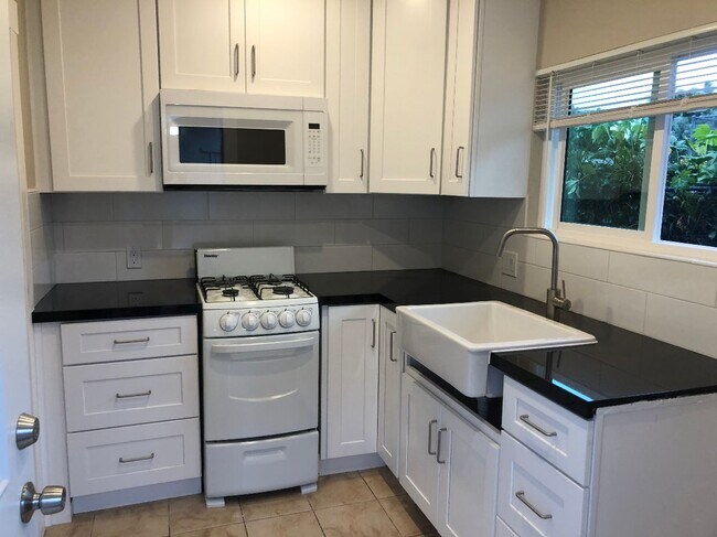 Foto del edificio - 6232 Milton Ave