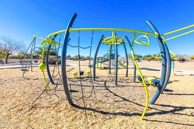 Building Photo - 8432 E Milagro Cir