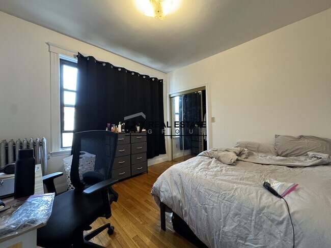 Building Photo - 27 Egremont Rd