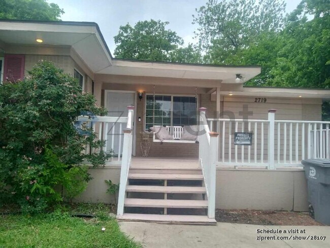Building Photo - 2719 Tealford Dr