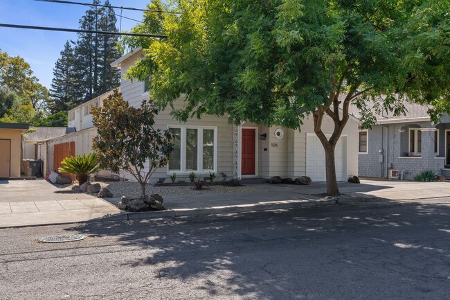 Building Photo - Fully renovated 2 Story Home in Downtown Napa