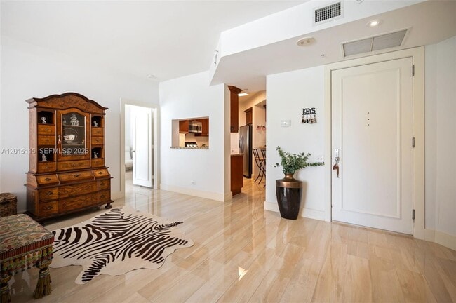 Foto del edificio - 888 Brickell Key Dr