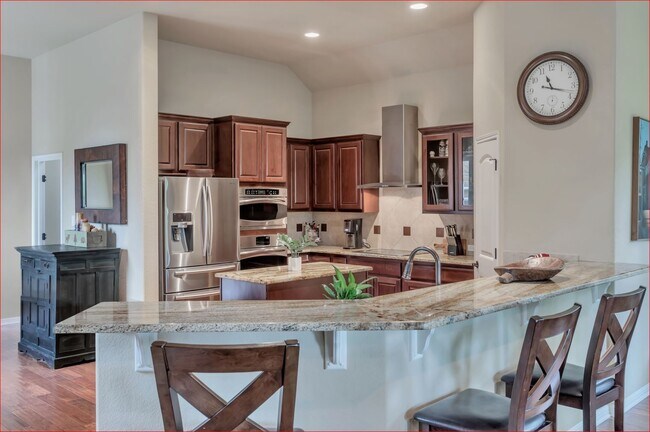 Kitchen - 303 Palos Verdes Dr