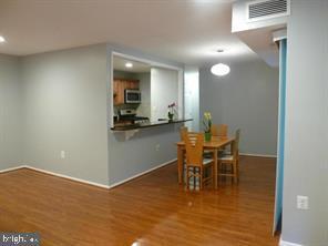 Foto del edificio - 5200 Crossfield Ct