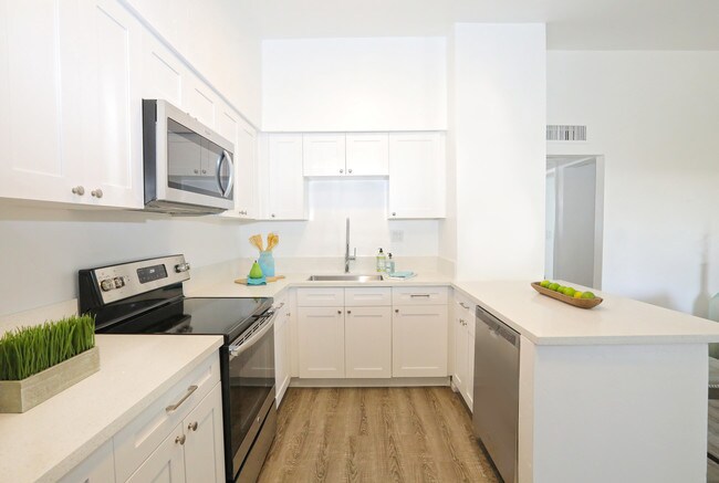Foto del edificio - 3727 East 5th Street
