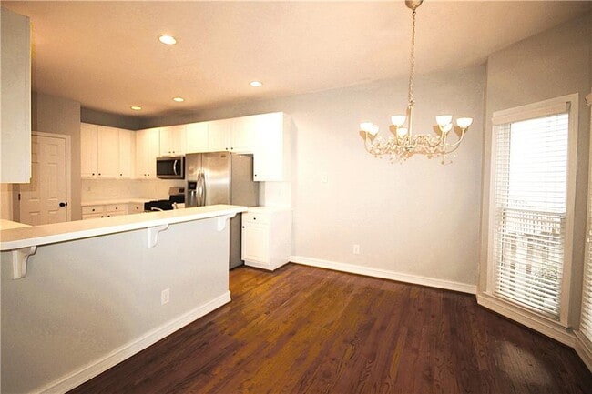 Foto del edificio - 2552 Chestnut Landing