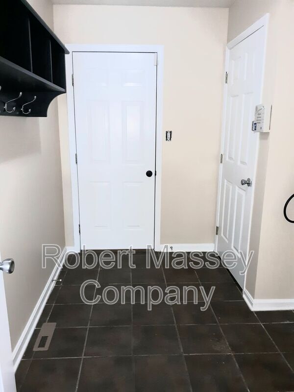 Building Photo - 9818 Calamar Ct